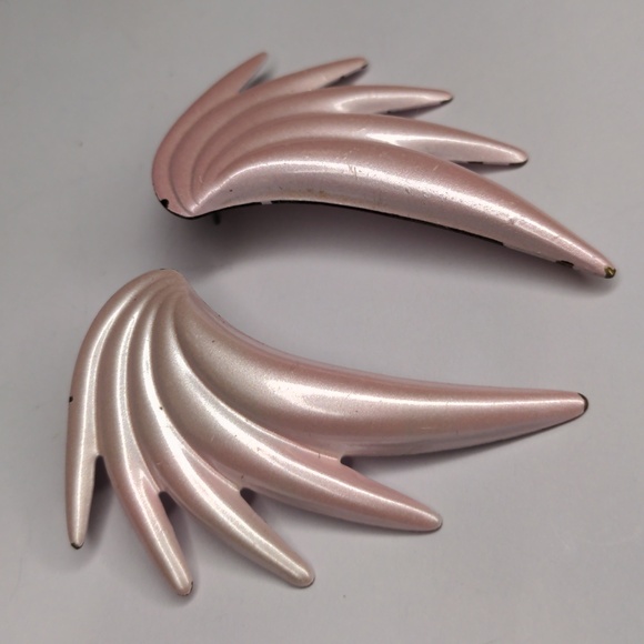 Vintage 80s Pink Angel Wing Earrings Pierced Light Pink Shiny Irradescent - Picture 4 of 6